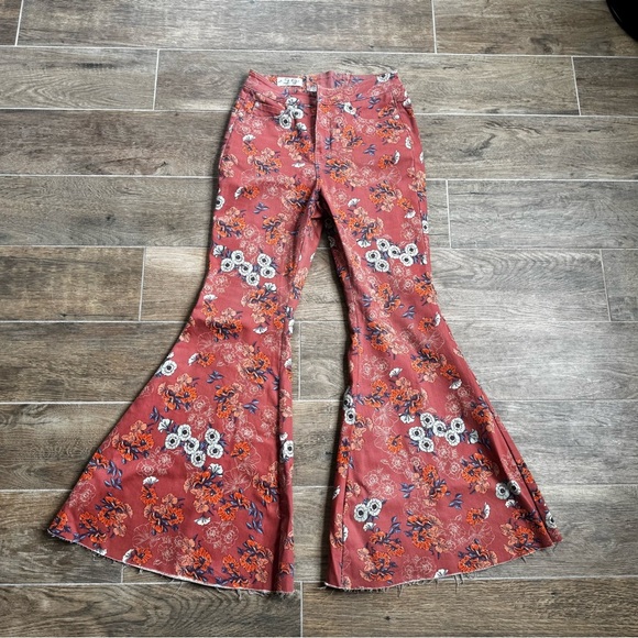 We The Free People CRVY Ma Cherie Floral Flared Jeans 29 OB1067785 Boho Floral - Picture 6 of 13